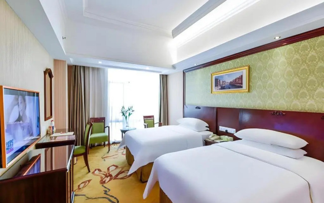 Vienna Hotel ( Shenzhen Fuyong Bridge Branch)