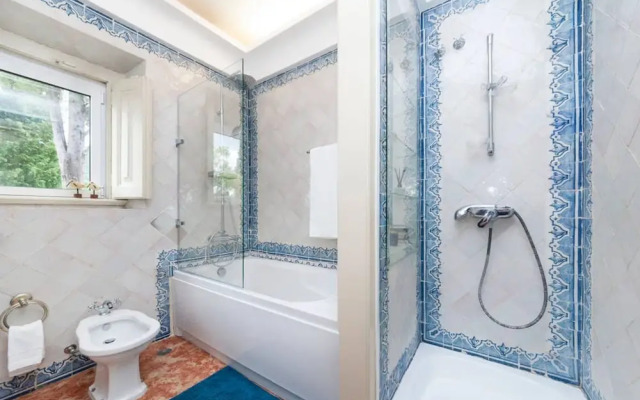 Manor House in Azeit o