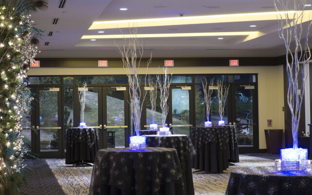 Mohegan Pennsylvania Casino Resort - Adults Only 21+