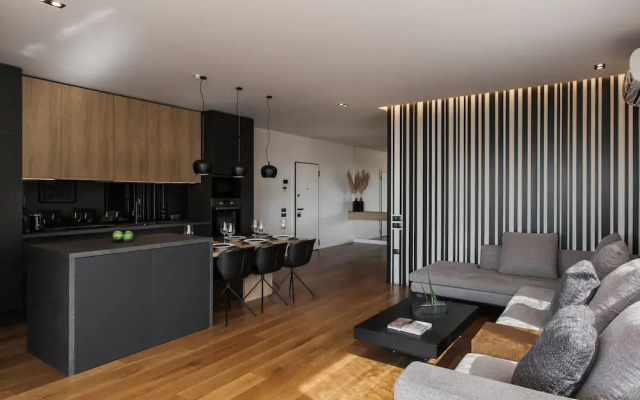 2 Level Beachfront Luxury Apt. by the Olon