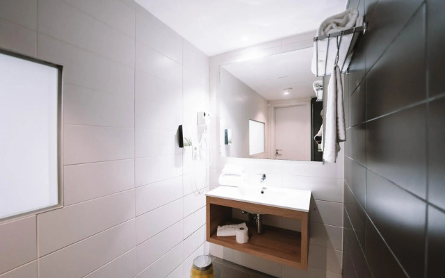 Utopia Hotel