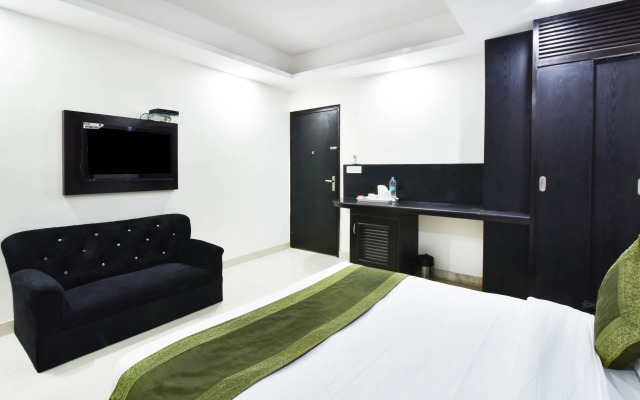Capital O 48270 Hotel Mehar Castle