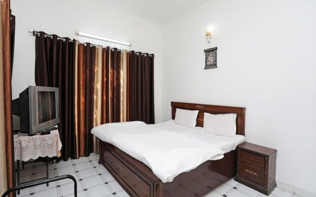 OYO 13076 Home Boutique 3BHK Villa Bhimtal