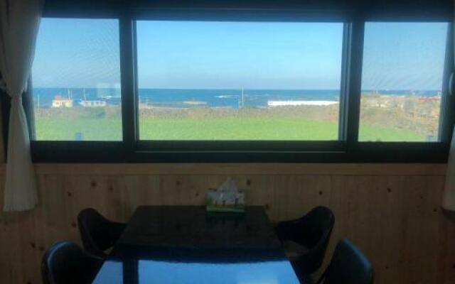 Gurembat House - Blue 101