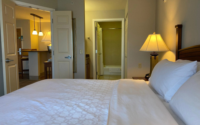 Staybridge Suites Milwaukee West-Oconomowoc by IHG