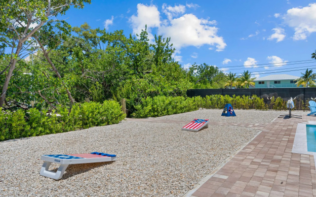 Paradise Point Pool Dock Lounges BBQ