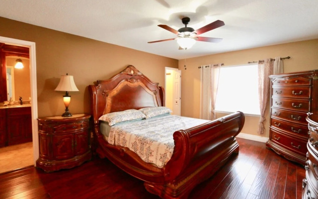 Villa at Pleasant Lake