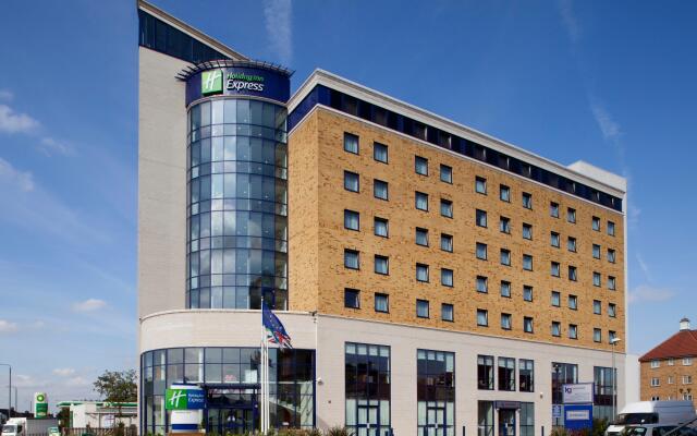 Holiday Inn Express London - Newbury Park, an IHG Hotel