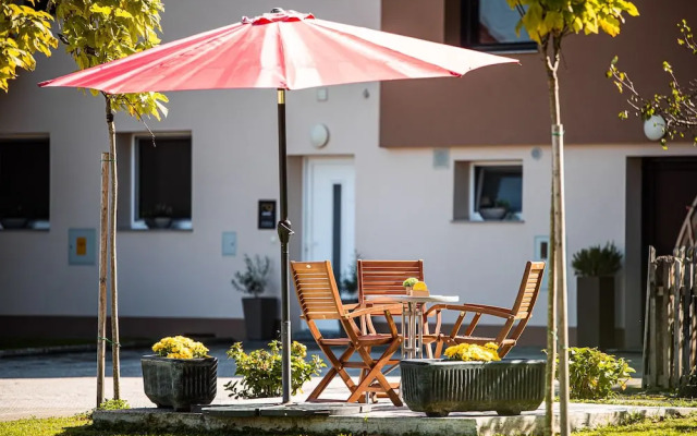 Lux Living Apartment Budic