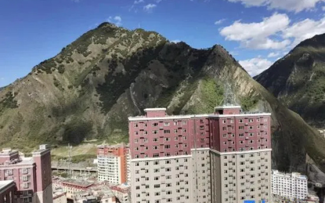 Yajiang Yishang Jincheng Homestay