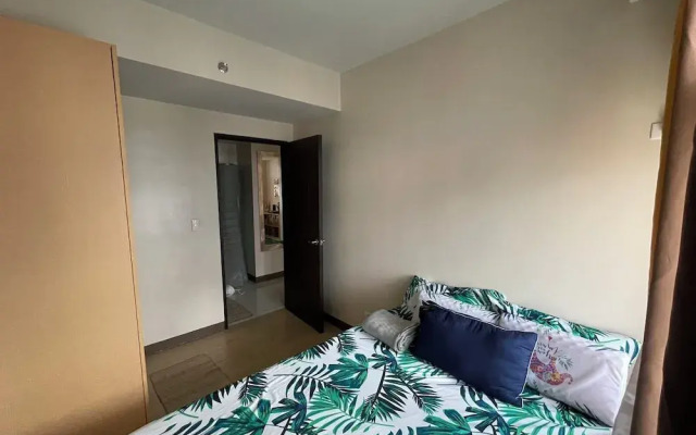 Makati Bliss Apartment - Cozy Urban Retreat