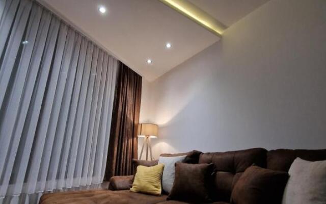 Garnet Star Apartments 1