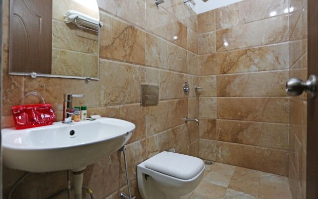 OYO 4451 Hotel Super Mall Residency