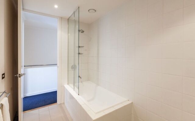 Claude - Beyond a Room Private Apartments