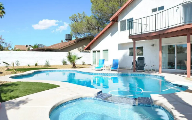 Luxury 4br 8min to Las Vegas Strip