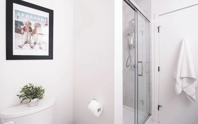 The Grizzly Basin by Revelstoke Vacation