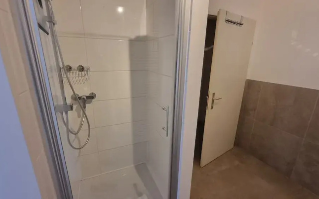 Allinone Apartments