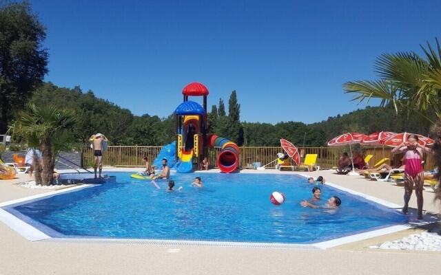 Camping Le Verdoyant - Gites