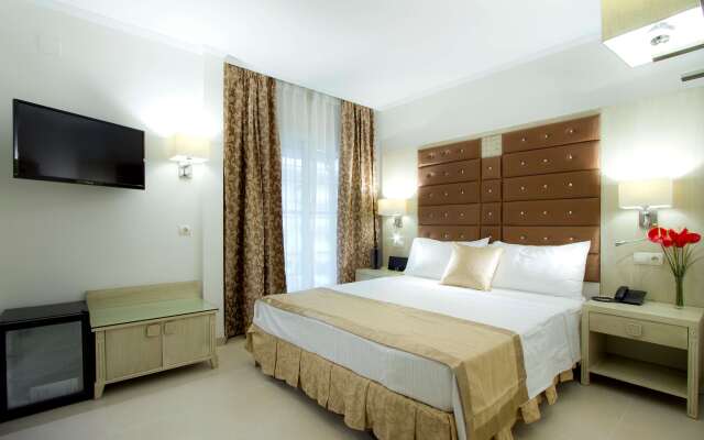 Moon Dreams Torremolinos Hotel (Adults Only)