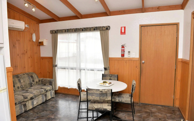 Riverside Cabin Park