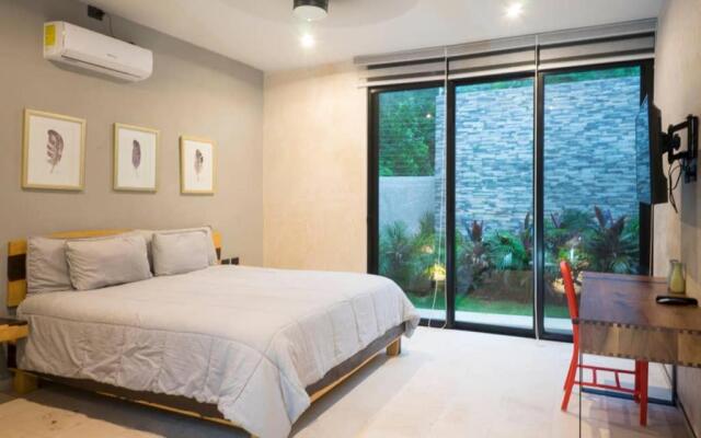 Villa Isla - Jacuzzi and Chef includ 4 BR 8 PPL