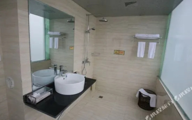 Lanhang Hotel (Zunyi Huizhi Branch)