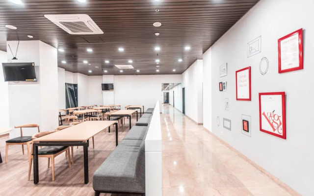 Super OYO Townhouse 1 Hotel Salemba