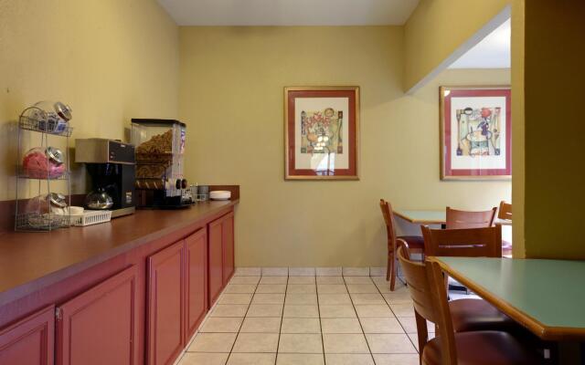 Americas Best Value Inn & Suites Yukon Oklahoma City