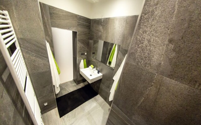 Freedom rooms and apartments
