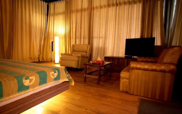 Kino Lakeside Chalet