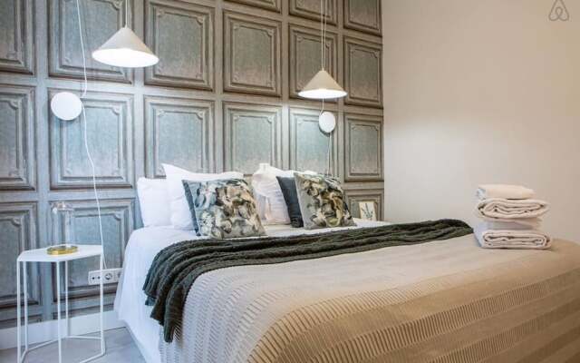 Sophisticated 3bed W/balcony 2min to Tube