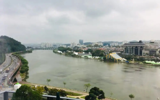 Jinju Dong Bang Hotel