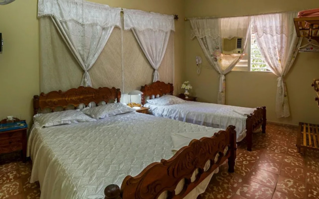 Piro Guinart Street Rooms