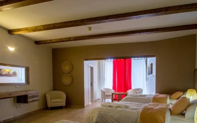 Dana Guest House