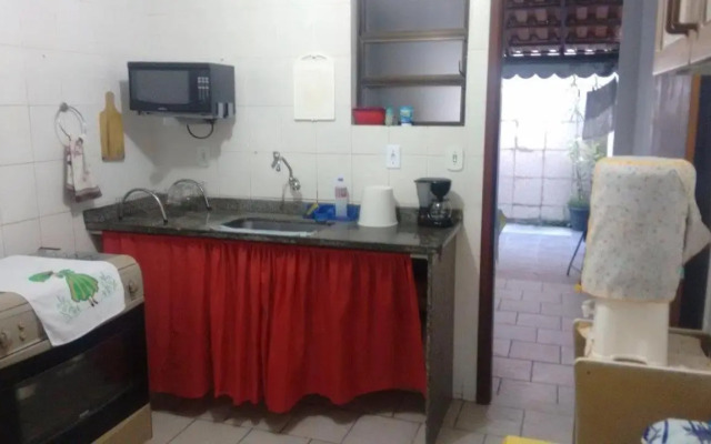 Casa com 2 quartos em condomínio