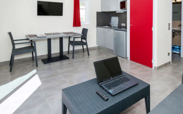 Les Perles de Saint Tropez (POG161)