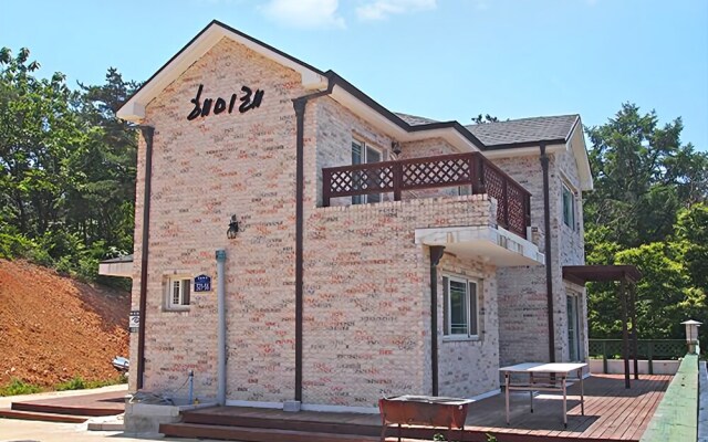Yeongheungdowith Haejigae Pension