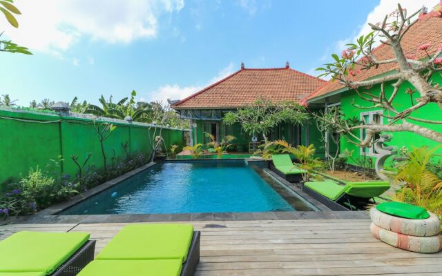 The Green Groves Hostel