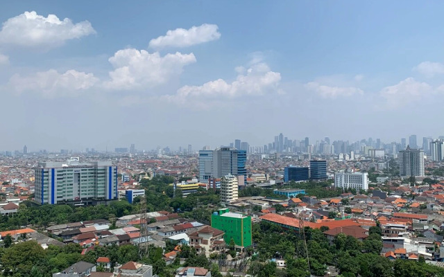 Cozy Stay 2Br At Green Pramuka City Apartment Near Mall