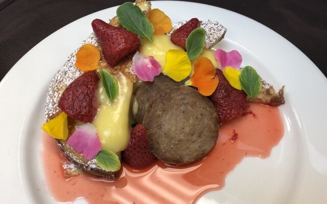 The Esmeralda Inn and Restaurant