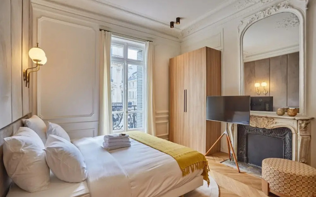 4 Rooms Apartment Opera Vendome