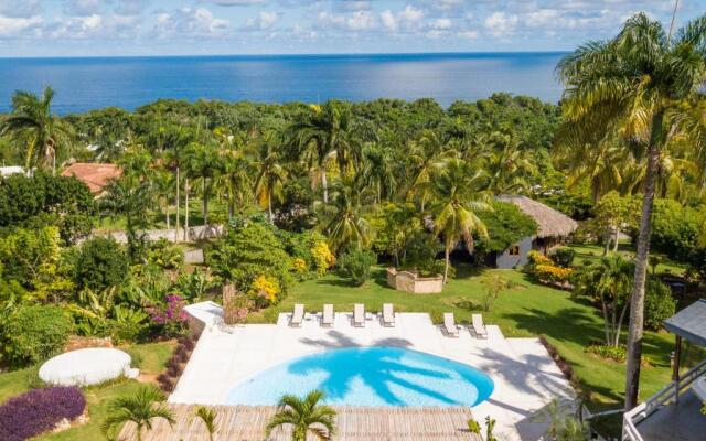 Catalina Tropical Lodge