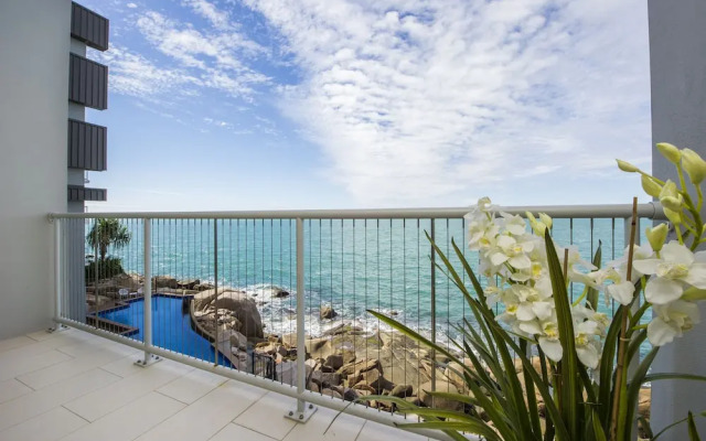 1 Bright Point Apartment 4303