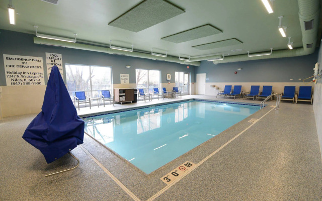 Holiday Inn Express & Suites Chicago North Shore - Niles by IHG