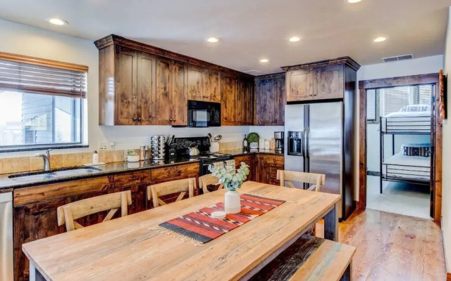 Comanche Peak by Boutiq