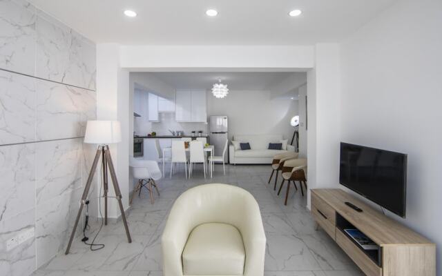 Larnaca Finikoudes Suite 405