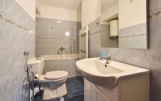 Beautiful Home in Jesenice With Wifi and 3 Bedrooms