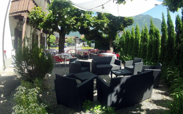Alpina Hotel