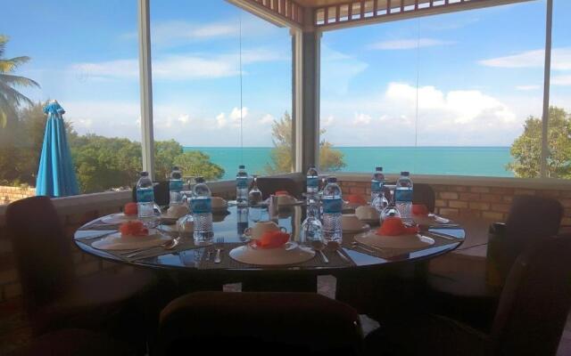 Pesona Bay Sea View Hotel