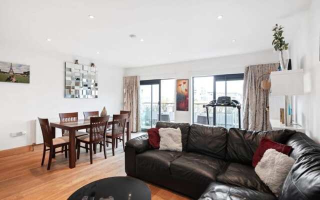 Modern 2bed Penthouse With Balcony in Old Street